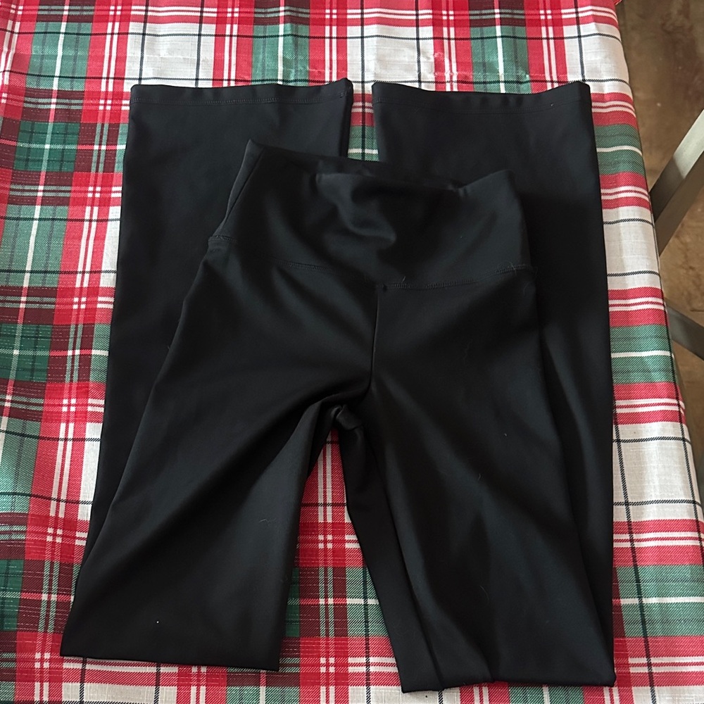 American Eagle everything Flare Leggings